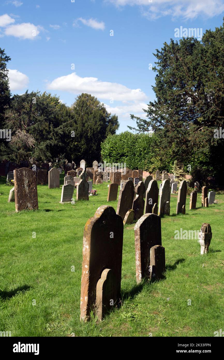 St. Peter`s churchyard, Wellesbourne, Warwickshire, England, UK Stock Photo